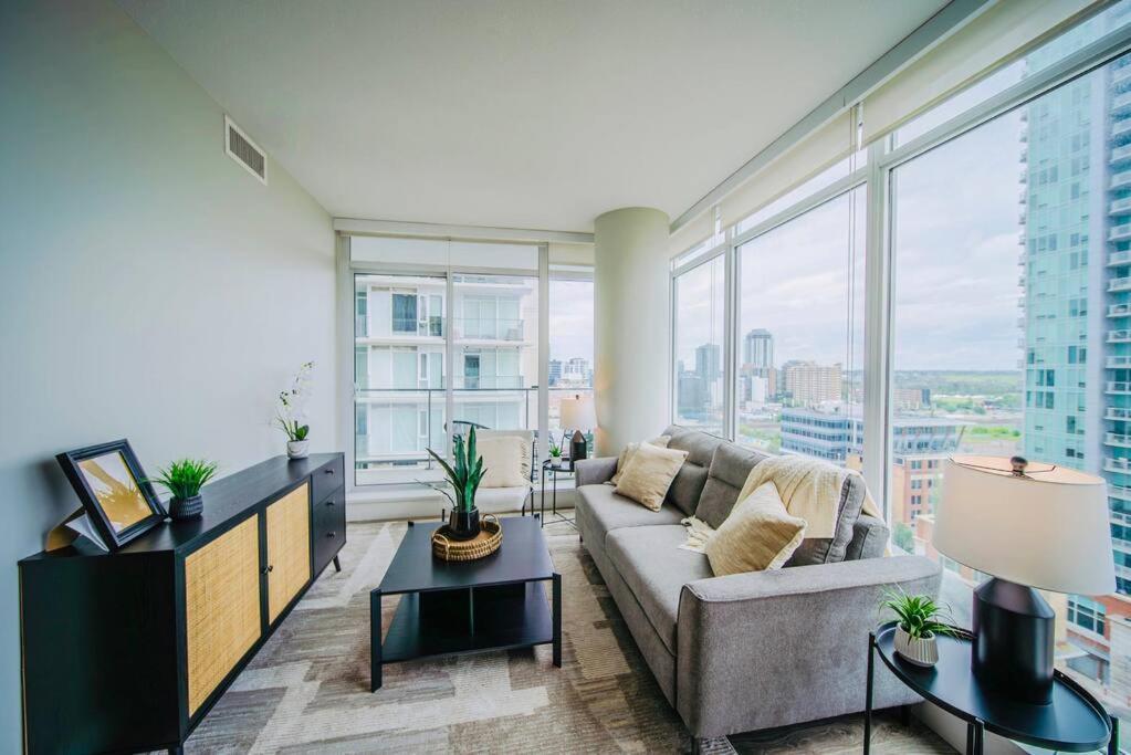 Modern Suite Calgary Downtown 5 Min Walk Stampede Luaran gambar